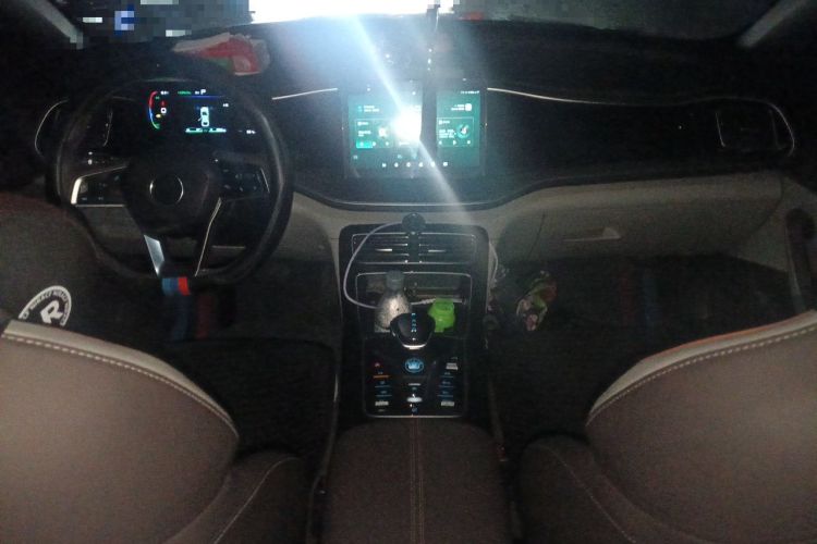 Used BYD Qin PLUS 2023 Champion Edition DM-i 120KM Leading Model Center Console