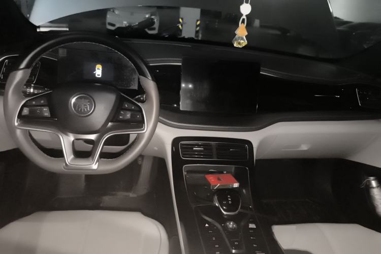 Used BYD Qin PLUS 2023 Champion Edition EV 510KM Beyond Model Center Console