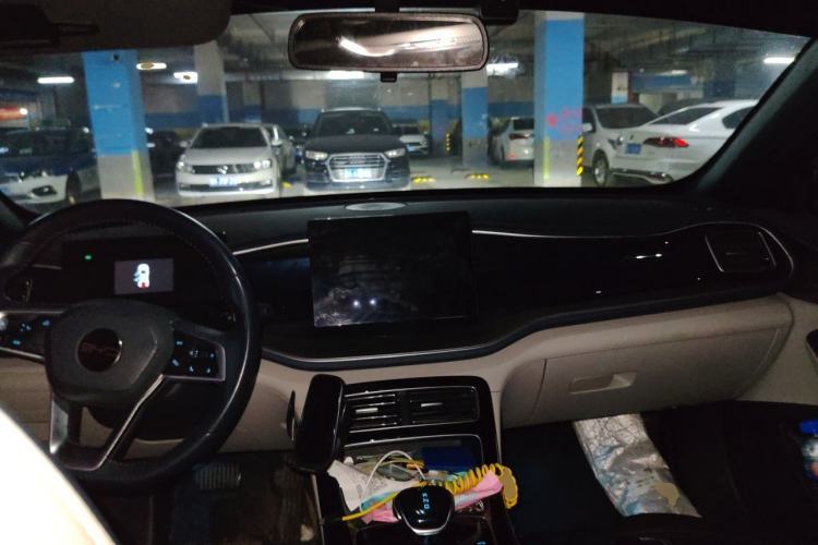 Used BYD Qin PLUS 2023 Champion Edition DM-i 120KM Leading Model Center Console