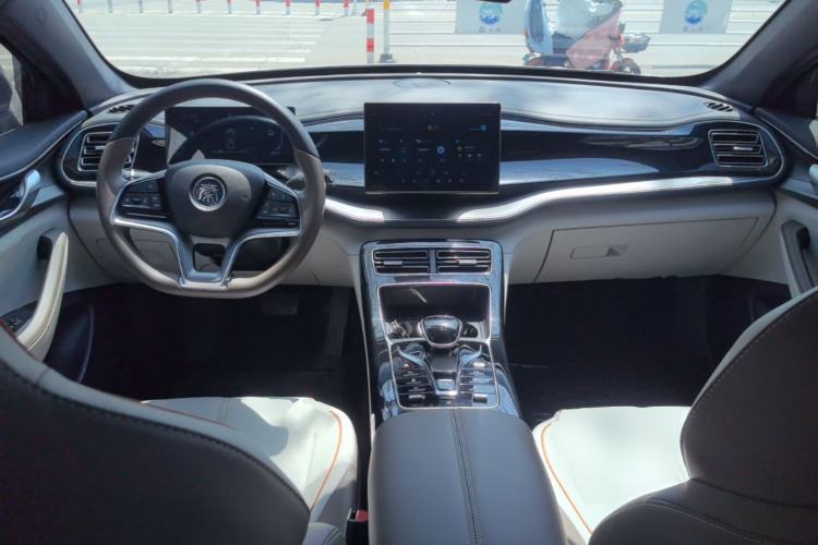 Used BYD Qin PLUS 2023 Champion Edition EV 510KM Leading Model Center Console