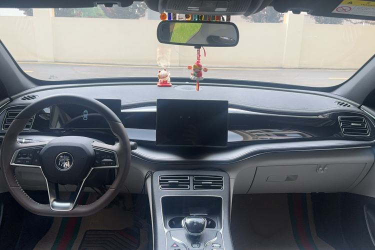Used BYD Qin PLUS 2023 Champion Edition DM-i 55KM Superior Model Center Console