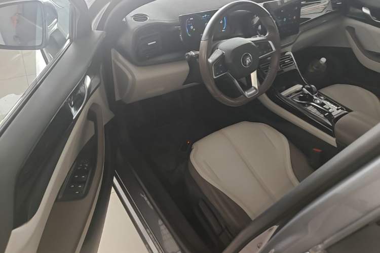 Used BYD Qin PLUS 2023 Champion Edition DM-i 55KM Leading Model Driver Seat