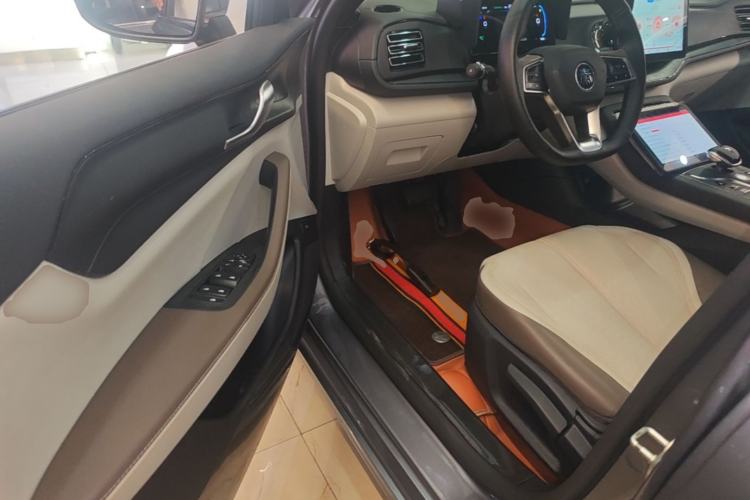 Used BYD Qin PLUS 2023 Champion Edition DM-i 55KM Leading Model Driver Seat