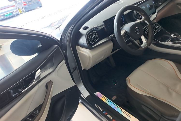 Used BYD Qin PLUS 2023 Champion Edition DM-i 120KM Leading Model Driver Seat