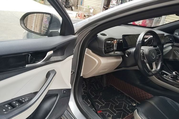 Used BYD Qin PLUS 2023 Champion Edition DM-i 55KM Leading Model Driver Seat