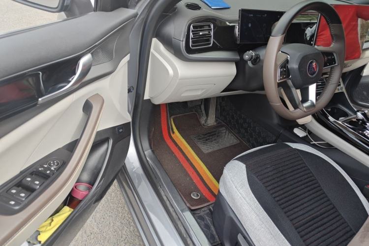 Used BYD Qin PLUS 2023 Champion Edition DM-i 120KM Leading Model Driver Seat