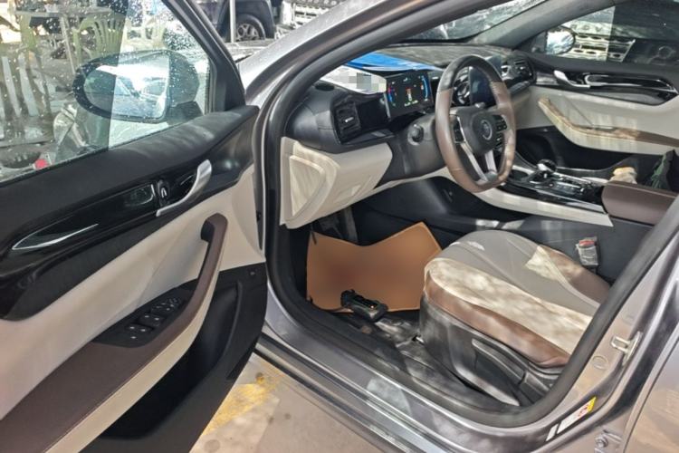 Used BYD Qin PLUS 2023 Champion Edition DM-i 55KM Leading Model Driver Seat