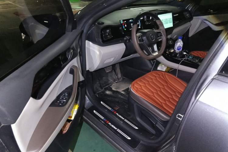 Used BYD Qin PLUS 2023 Champion Edition DM-i 55KM Leading Model Driver Seat
