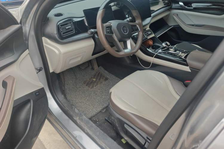 Used BYD Qin PLUS 2023 Champion Edition DM-i 55KM Leading Model Driver Seat