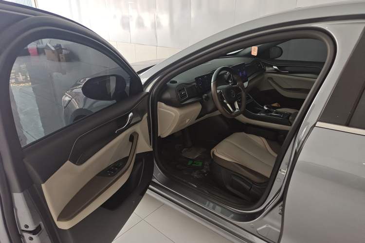 Used BYD Qin PLUS 2023 Champion Edition DM-i 120KM Leading Model Driver Seat