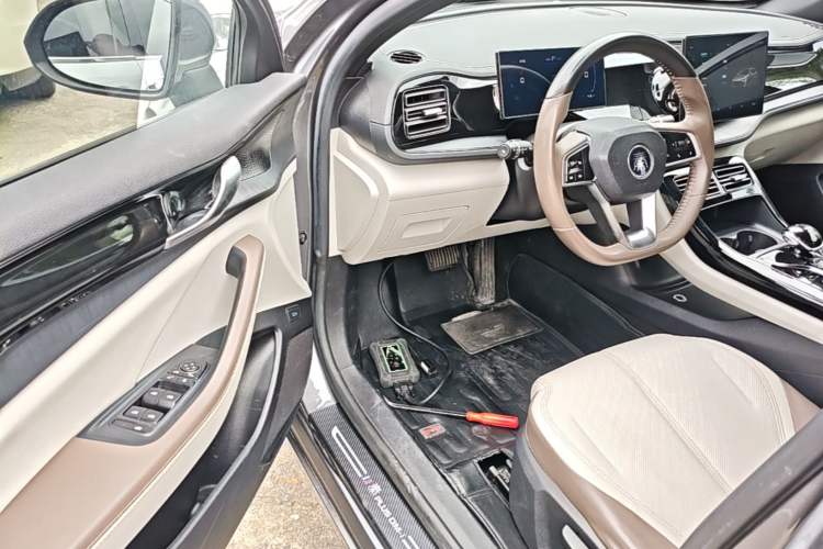 Used BYD Qin PLUS 2023 Champion Edition DM-i 55KM Leading Model Driver Seat