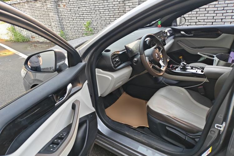 Used BYD Qin PLUS 2023 Champion Edition DM-i 55KM Leading Model Driver Seat