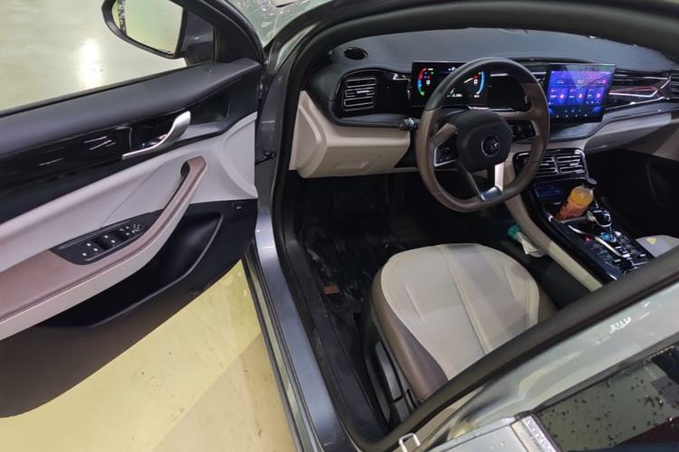Used BYD Qin PLUS 2023 Champion Edition DM-i 55KM Leading Model Driver Seat