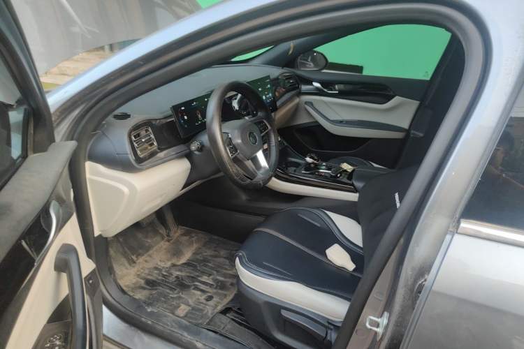 Used BYD Qin PLUS 2023 Champion Edition DM-i 55KM Leading Model Driver Seat