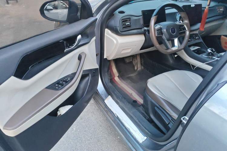 Used BYD Qin PLUS 2023 Champion Edition DM-i 55KM Leading Model Driver Seat