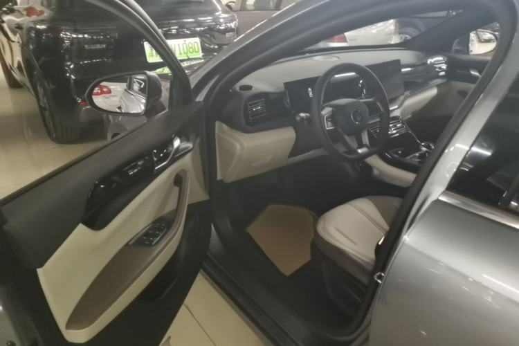 Used BYD Qin PLUS 2023 Champion Edition DM-i 55KM Leading Model Driver Seat