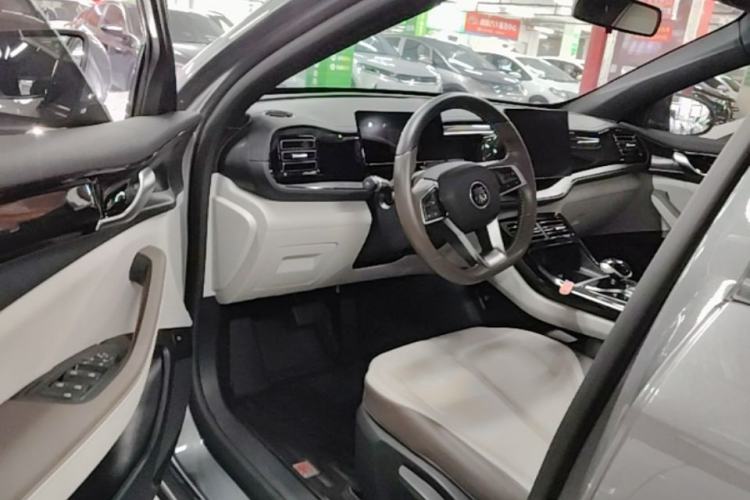 Used BYD Qin PLUS 2023 Champion Edition DM-i 55KM Leading Model Driver Seat