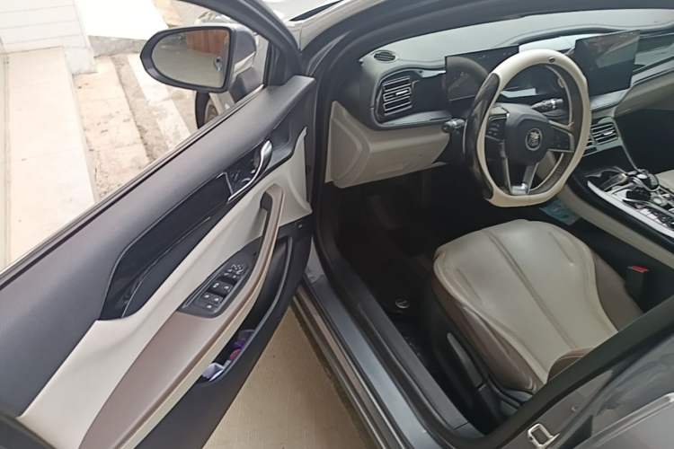 Used BYD Qin PLUS 2023 Champion Edition DM-i 55KM Leading Model Driver Seat