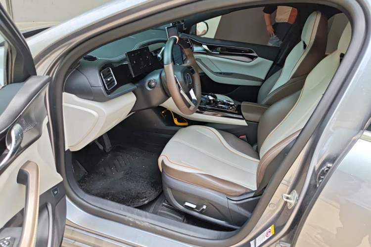Used BYD Qin PLUS 2023 Champion Edition DM-i 120KM Beyond Model Driver Seat