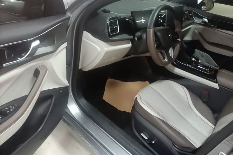Used BYD Qin PLUS 2023 Champion Edition DM-i 120KM Excellence Model Driver Seat