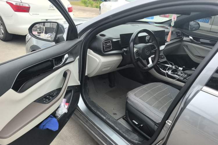 Used BYD Qin PLUS 2023 Champion Edition DM-i 55KM Superior Model Driver Seat