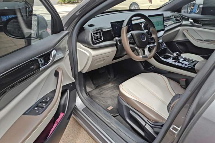 Used BYD Qin PLUS 2023 Champion Edition EV 420KM Leading Model Driver Seat