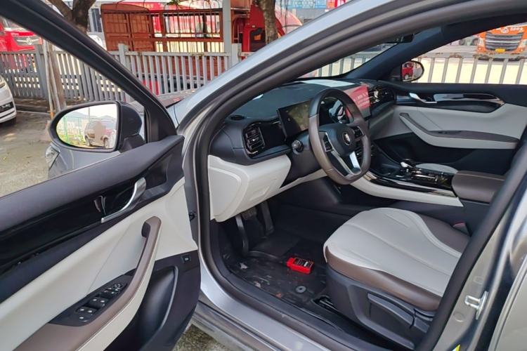 Used BYD Qin PLUS 2023 Champion Edition DM-i 55KM Leading Model Driver Seat