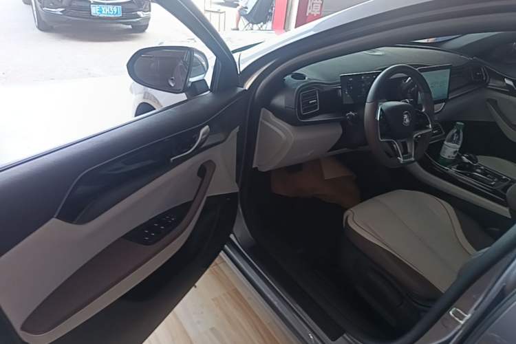 Used BYD Qin PLUS 2023 Champion Edition EV 420KM Leading Model Driver Seat