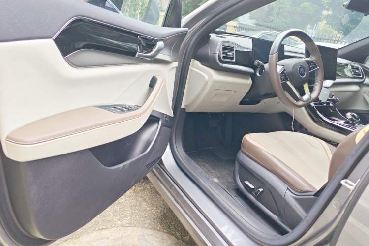 Used BYD Qin PLUS 2023 Champion Edition DM-i 120KM Beyond Model Driver Seat