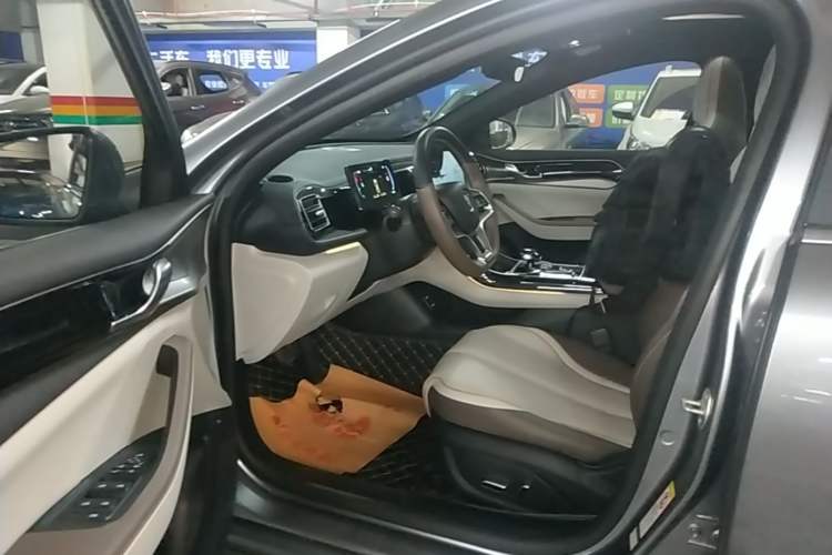 Used BYD Qin PLUS 2023 Champion Edition DM-i 120KM Excellence Model Driver Seat