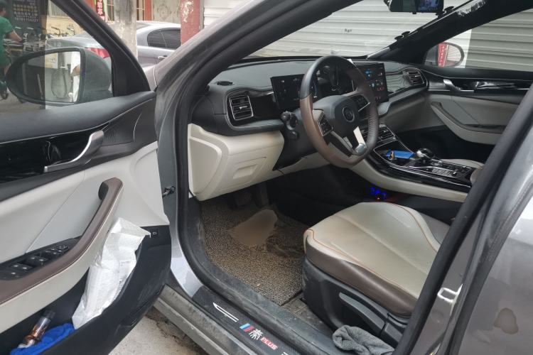 Used BYD Qin PLUS 2023 Champion Edition DM-i 120KM Leading Model Driver Seat