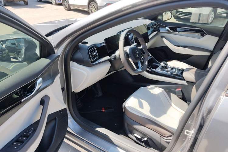 Used BYD Qin PLUS 2023 Champion Edition DM-i 120KM Beyond Model Driver Seat