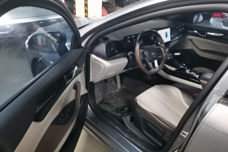 Used BYD Qin PLUS 2023 Champion Edition DM-i 55KM Leading Model Driver Seat