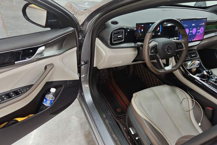 Used BYD Qin PLUS 2023 Champion Edition DM-i 120KM Beyond Model Driver Seat