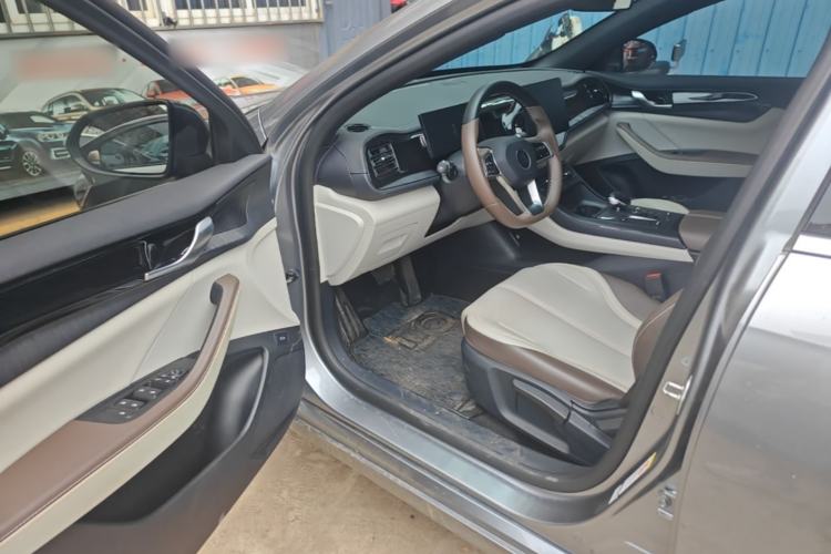 Used BYD Qin PLUS 2023 Champion Edition DM-i 55KM Leading Model Driver Seat