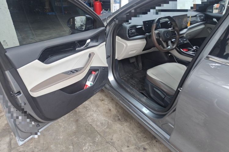 Used BYD Qin PLUS 2023 Champion Edition DM-i 55KM Leading Model Driver Seat