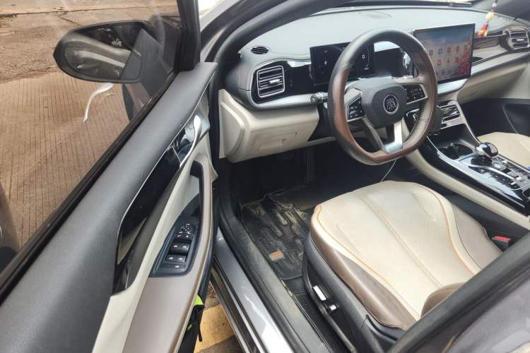 Used BYD Qin PLUS 2023 Champion Edition DM-i 120KM Beyond Model Driver Seat
