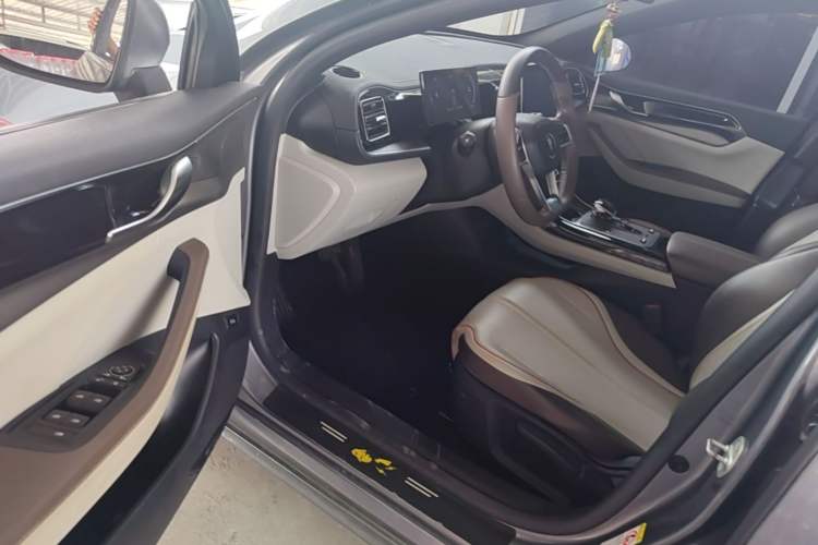 Used BYD Qin PLUS 2023 Champion Edition DM-i 120KM Leading Model Driver Seat