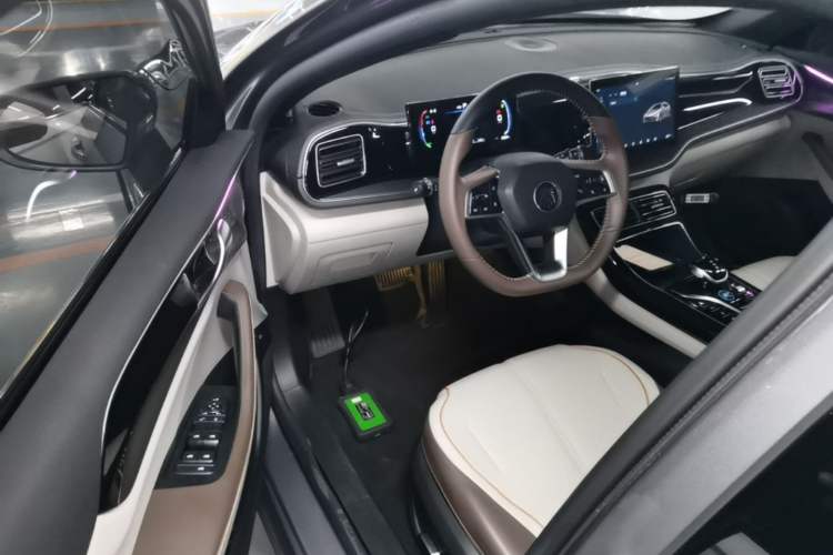 Used BYD Qin PLUS 2023 Champion Edition DM-i 55KM Superior Model Driver Seat