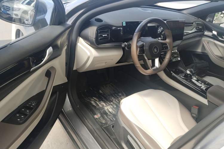 Used BYD Qin PLUS 2023 Champion Edition DM-i 55KM Leading Model Driver Seat