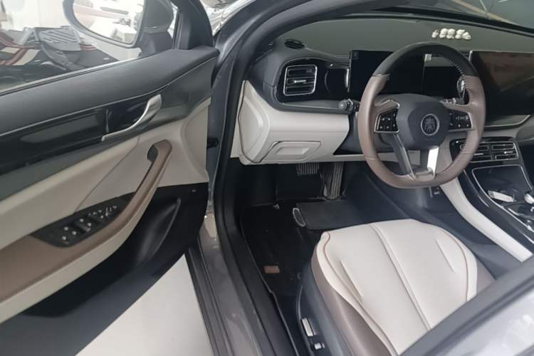 Used BYD Qin PLUS 2023 Champion Edition DM-i 120KM Beyond Model Driver Seat