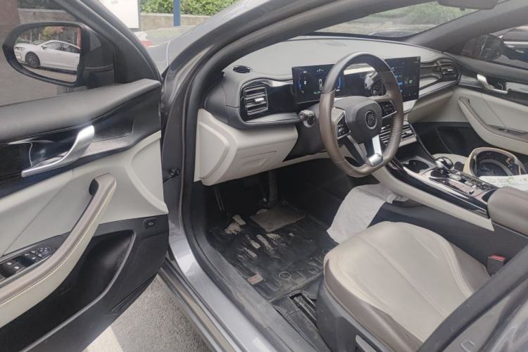 Used BYD Qin PLUS 2023 Champion Edition DM-i 55KM Leading Model Driver Seat