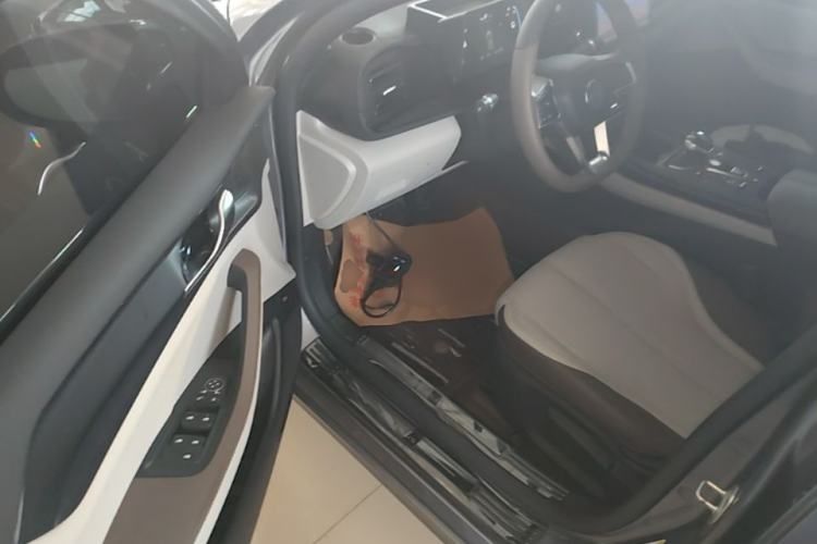 Used BYD Qin PLUS 2023 Champion Edition DM-i 55KM Leading Model Driver Seat