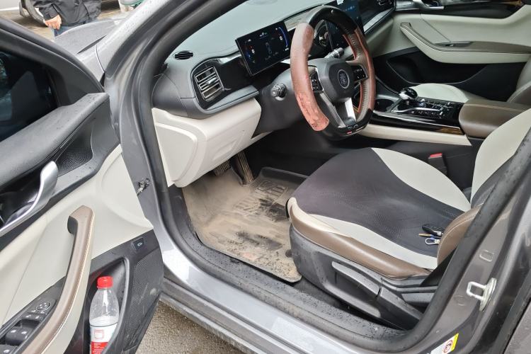 Used BYD Qin PLUS 2023 Champion Edition DM-i 55KM Leading Model Driver Seat