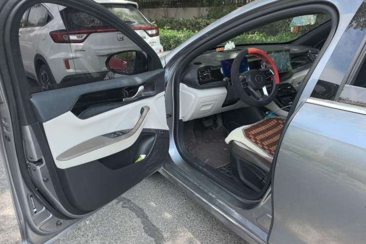 Used BYD Qin PLUS 2023 Champion Edition DM-i 55KM Leading Model Driver Seat