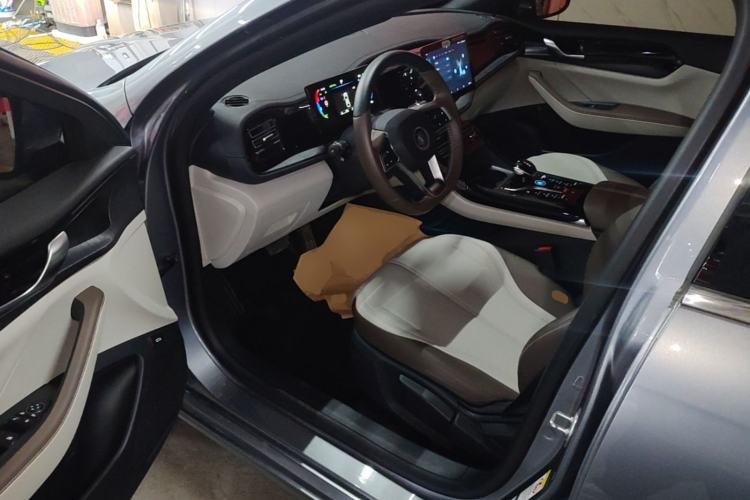 Used BYD Qin PLUS 2023 Champion Edition DM-i 55KM Leading Model Driver Seat