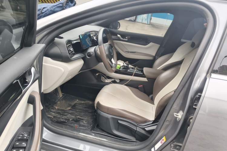 Used BYD Qin PLUS 2023 Champion Edition DM-i 55KM Leading Model Driver Seat