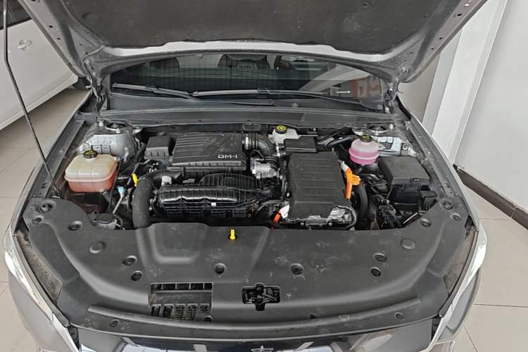 Used BYD Qin PLUS 2023 Champion Edition DM-i 55KM Leading Model Engine Bay