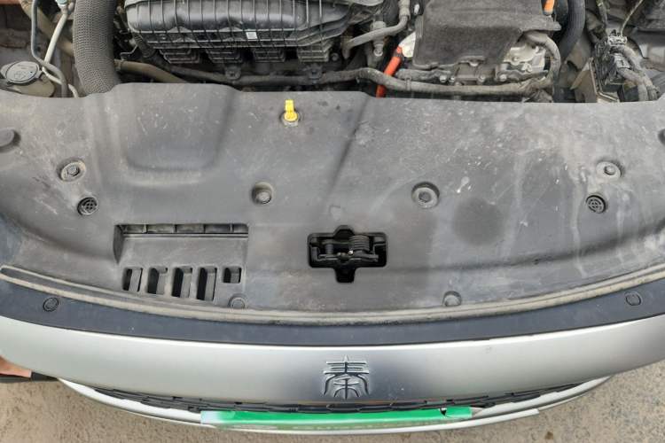 Used BYD Qin PLUS 2023 Champion Edition DM-i 120KM Leading Model Engine Bay