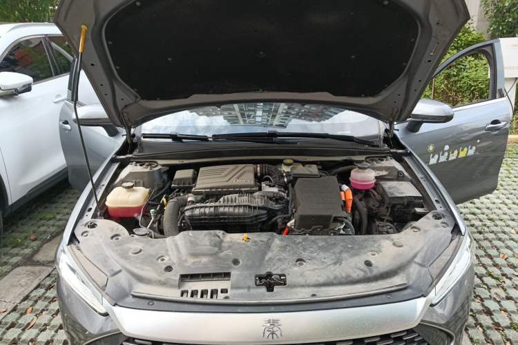 Used BYD Qin PLUS 2023 Champion Edition DM-i 55KM Leading Model Engine Bay